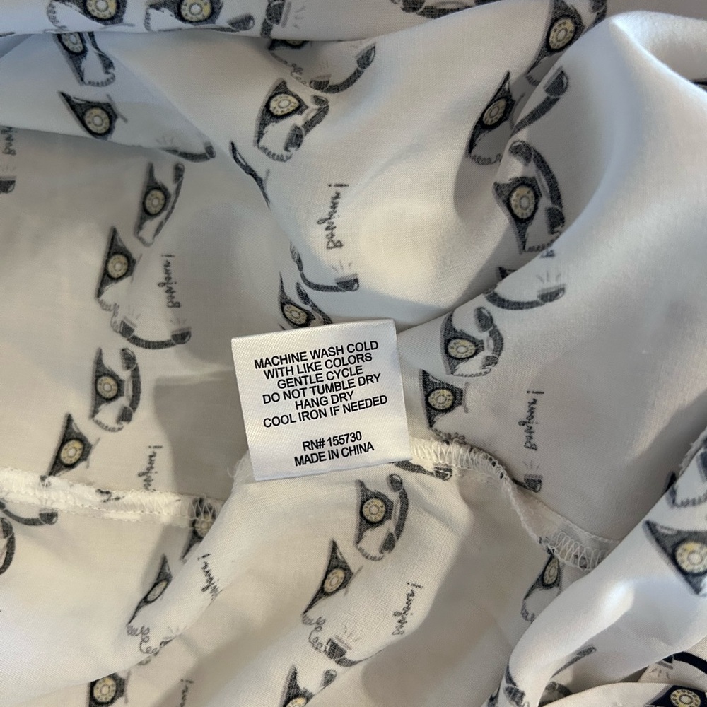 Jane & Delancey Telephone Novelty Print Bonjour Black and White Blouse - Picture 9 of 10
